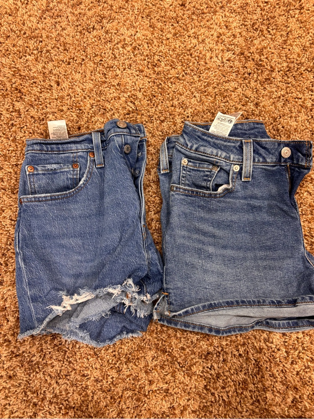 LOT OF LEVIS JEAN SHORTS